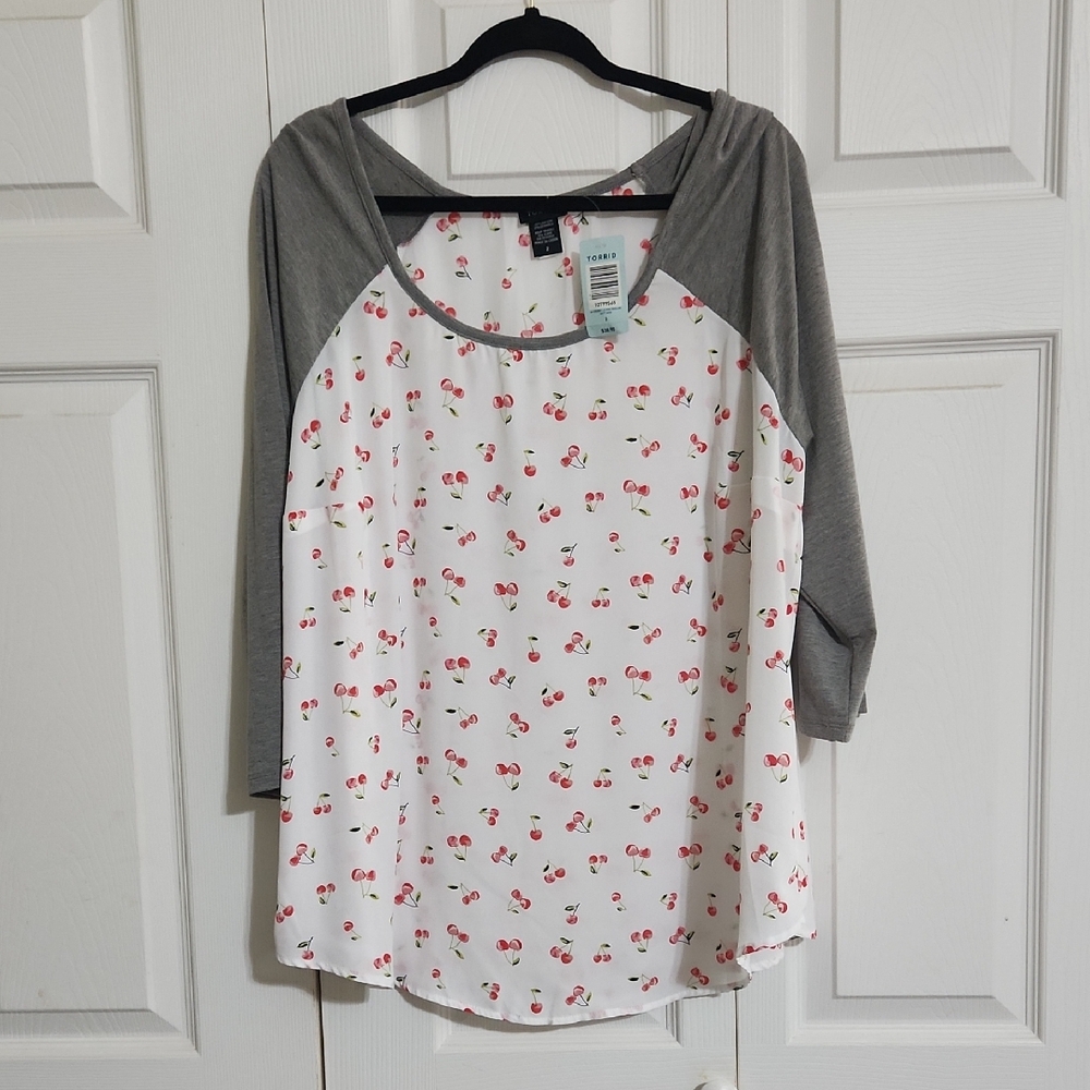 Torrid Cream Blouse Relaxed Boxy 3/4 Sleeve